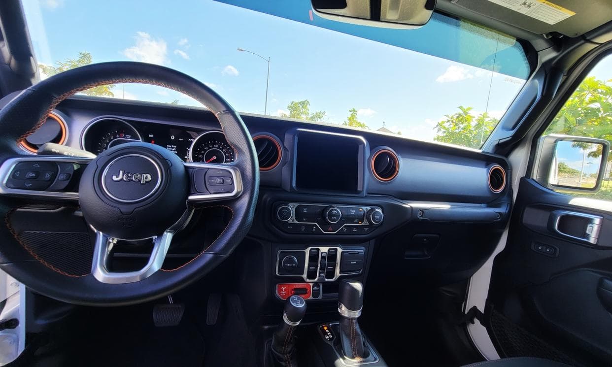 Car Image 16